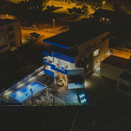 Apartments Pool Villa Aldura โนวาลยา ภายนอก รูปภาพ