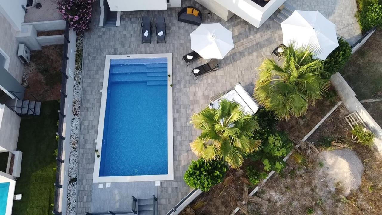 Apartments Pool Villa Aldura โนวาลยา ภายนอก รูปภาพ