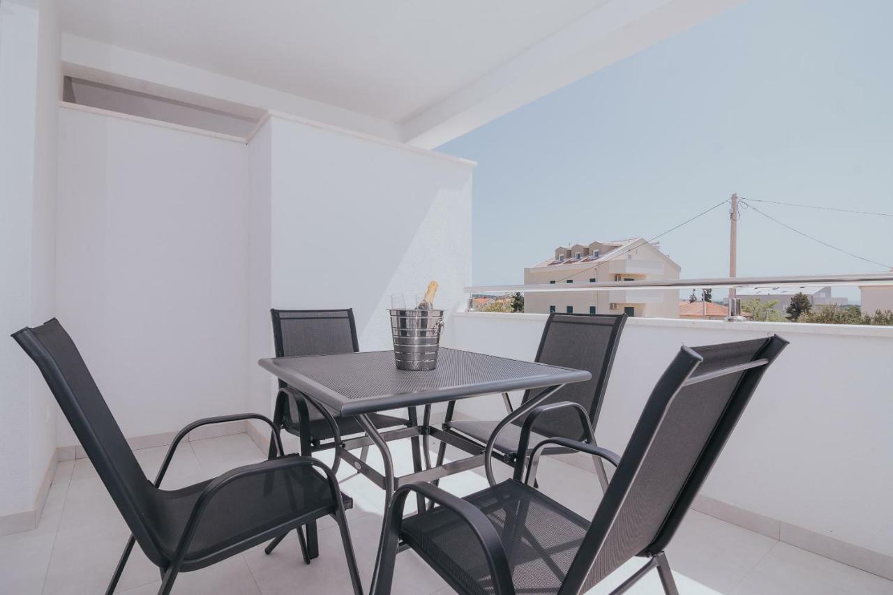 Apartments Pool Villa Aldura โนวาลยา ภายนอก รูปภาพ