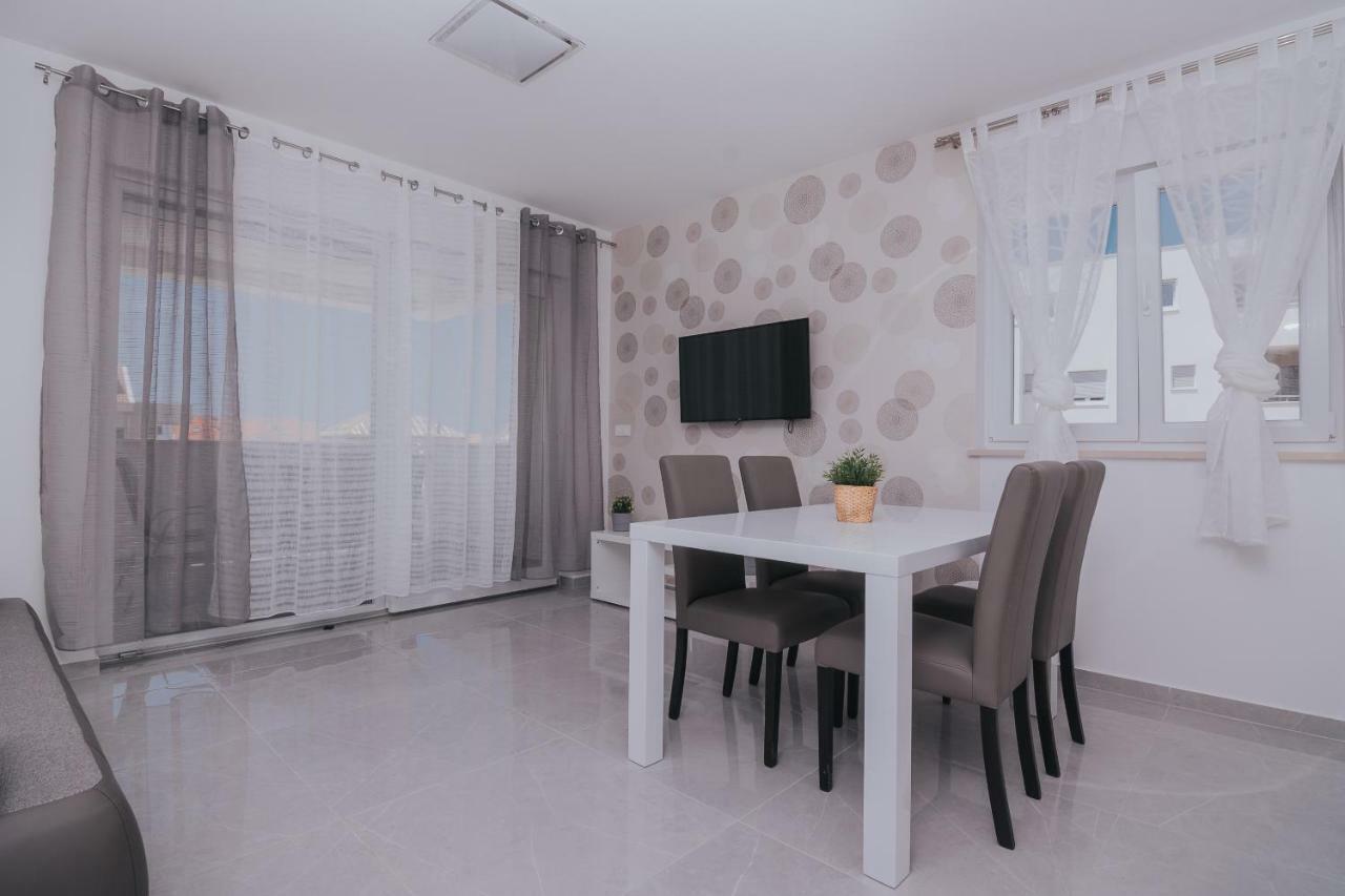 Apartments Pool Villa Aldura โนวาลยา ห้อง รูปภาพ