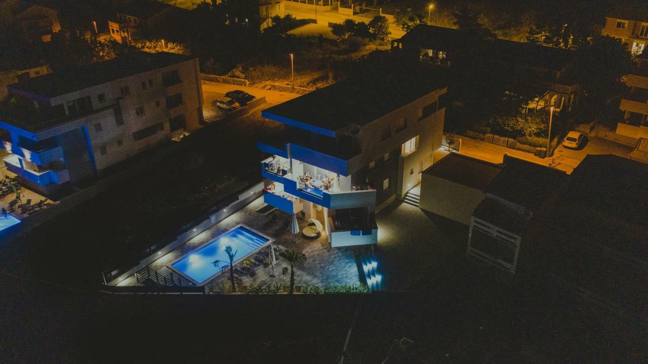 Apartments Pool Villa Aldura โนวาลยา ภายนอก รูปภาพ