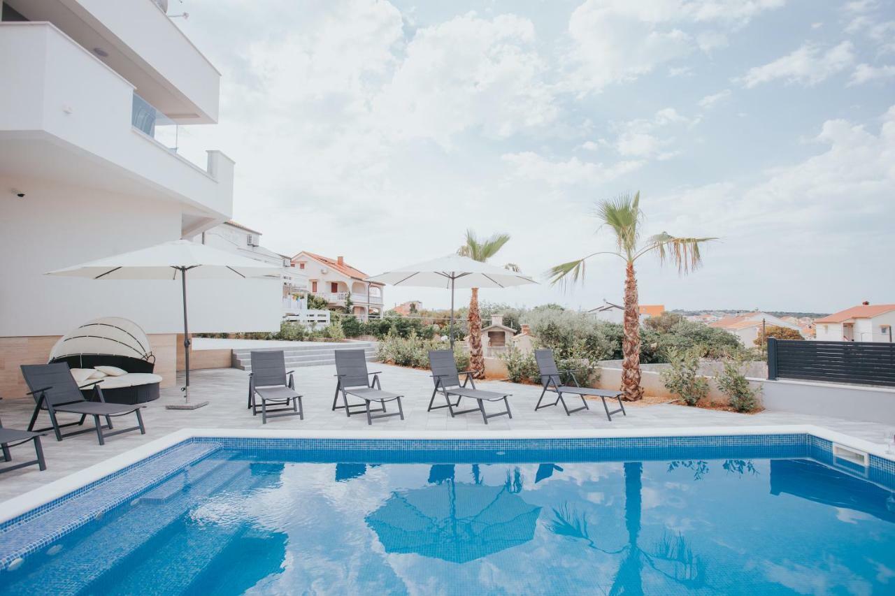 Apartments Pool Villa Aldura โนวาลยา ภายนอก รูปภาพ