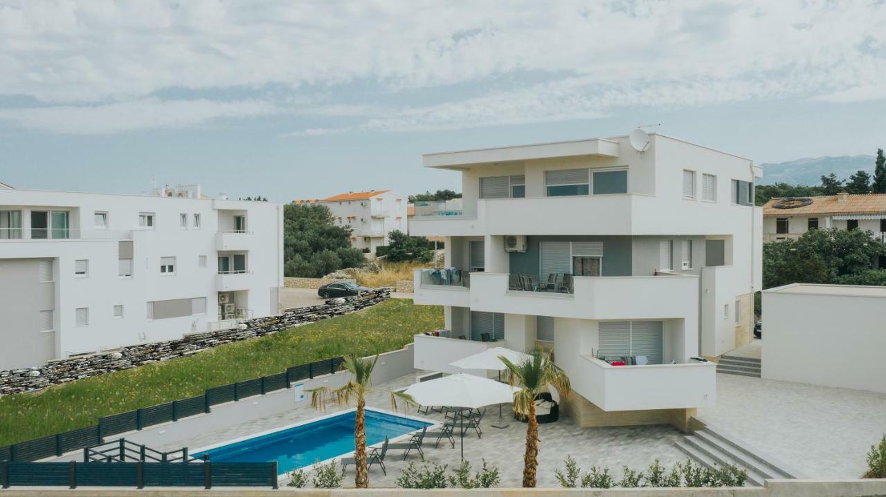 Apartments Pool Villa Aldura โนวาลยา ภายนอก รูปภาพ
